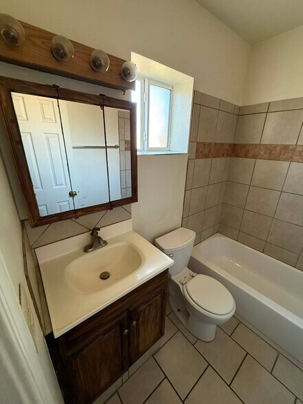 Building Photo - 5425 E 30th St