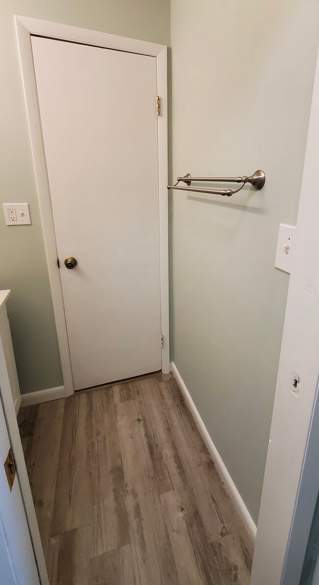 Building Photo - 1675 Cedarwood Dr