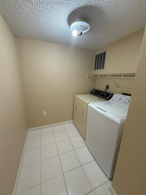 Building Photo - 3380 Crystal Ct E