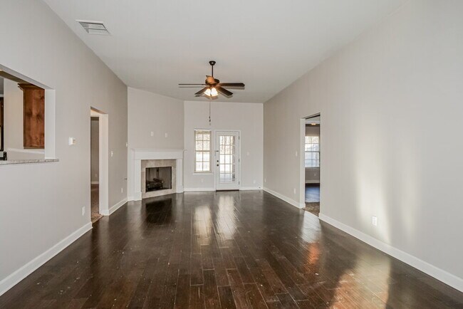 Building Photo - 1415 Chase Cv