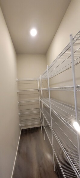 Building Photo - 1152 SW Pendleton Way