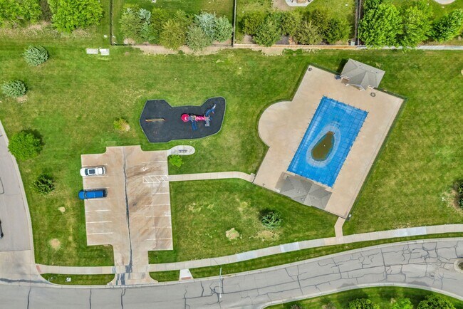 Building Photo - Luxury Home - Month-to-Month or 6-month Le...