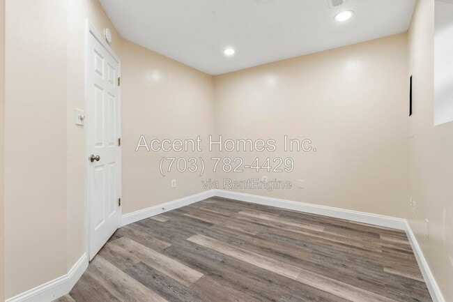 Building Photo - 10299 Wimbledon Pl
