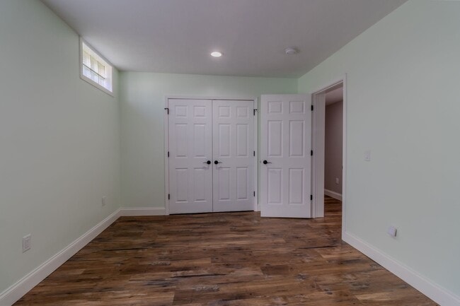 Building Photo - Contemporary Comfort and Versatility in a ...