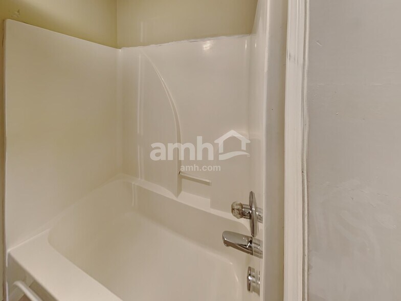 Building Photo - 2849 Elijah Dr