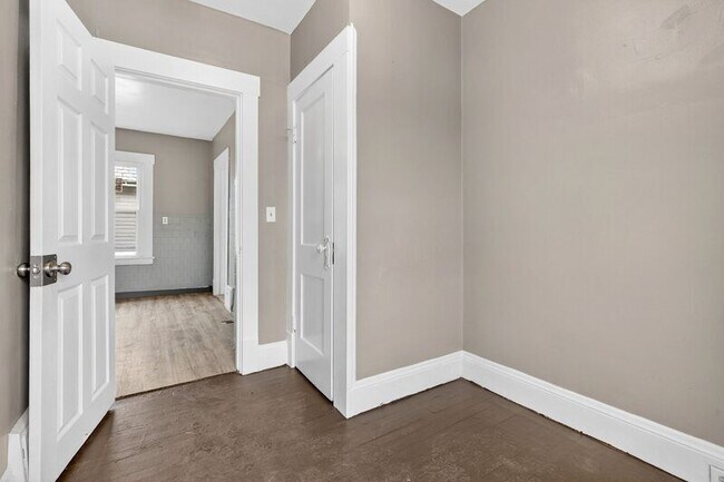 Building Photo - 4118 E 64th St