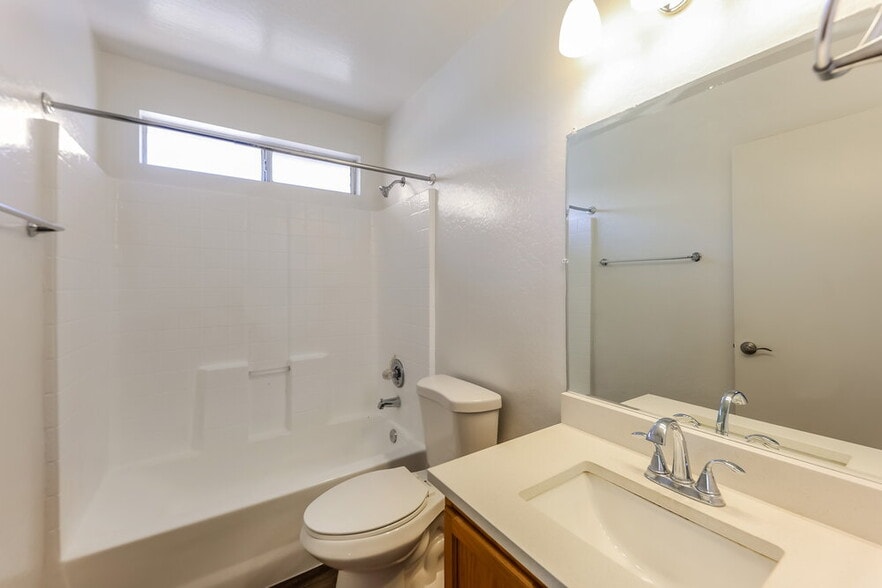 Building Photo - 12754 W Cherry Hills Dr