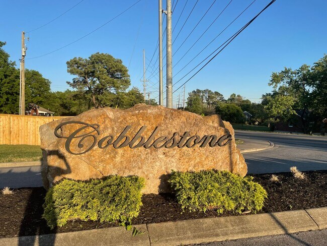 Building Photo - Beautiful Goodlettsville Condo Rental – 2 Bed, 2.5 Bath