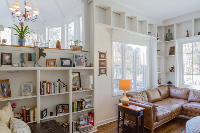 Building Photo - 188 Godfrey Rd E