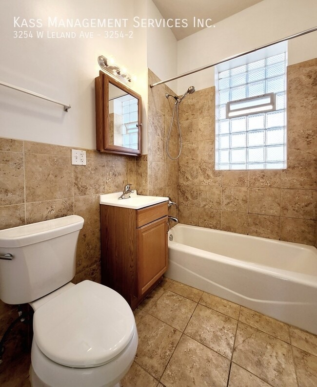 Building Photo - 3254 W Leland Ave