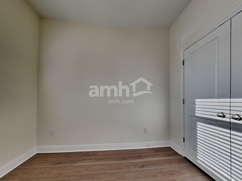 Building Photo - 27055 St Andrews Ave