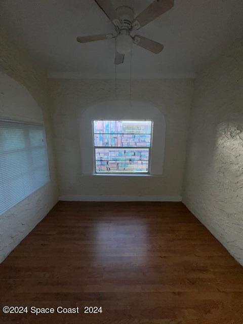 Building Photo - 1219 E Strawbridge Ave