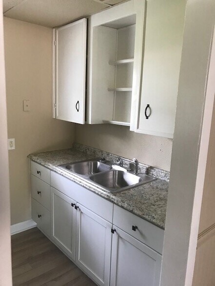 Building Photo - 3226 Texas Ave