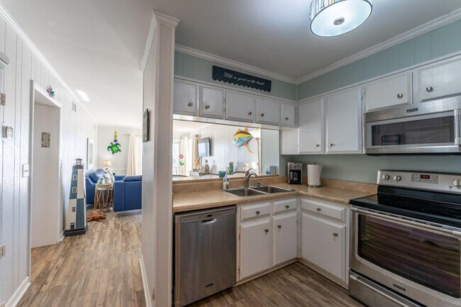 Building Photo - 3901 S Ocean Blvd