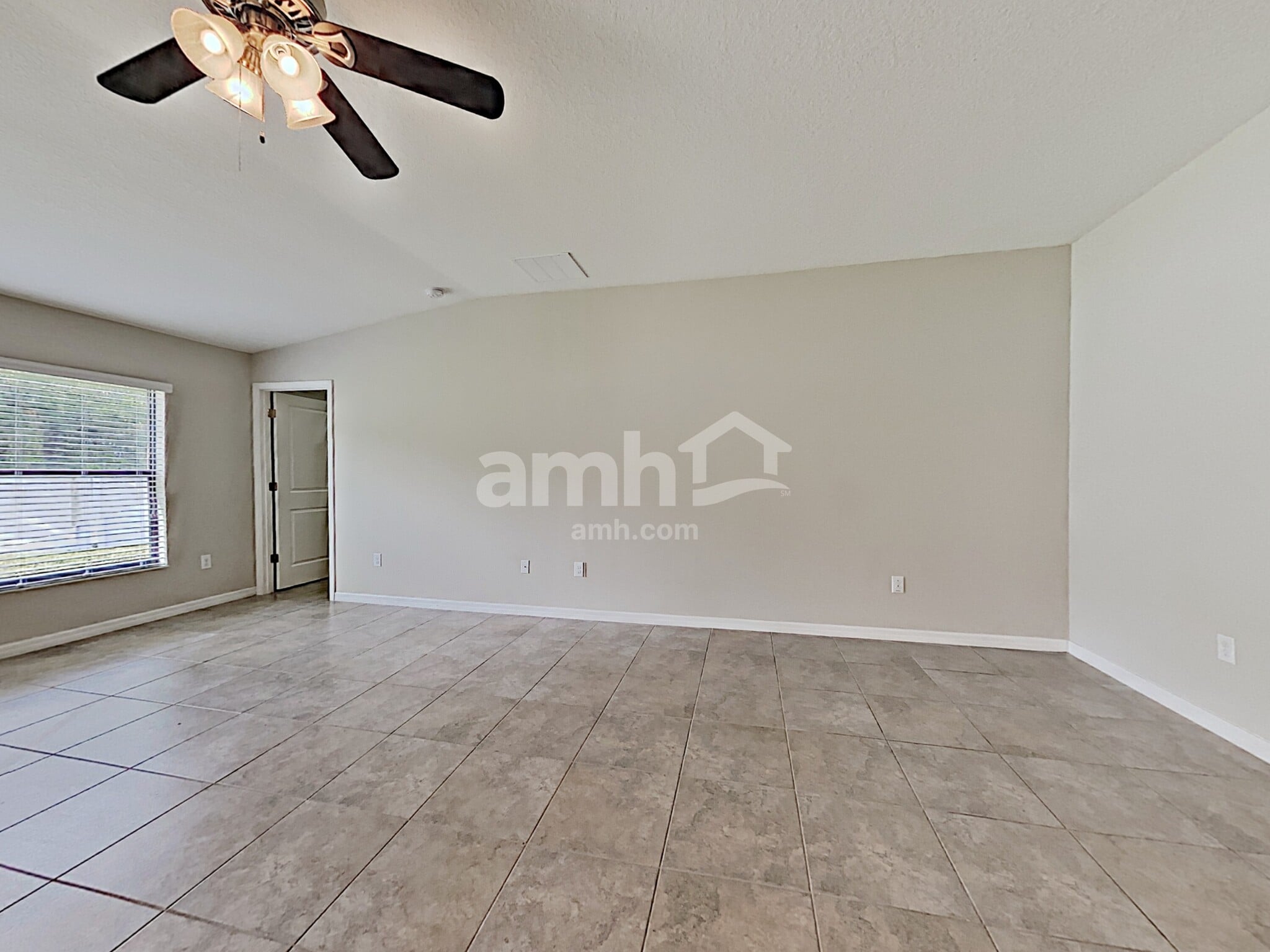 Building Photo - 10132 Carloway Hills Dr