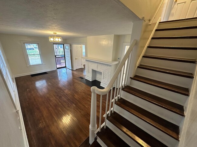 Building Photo - 1024 Miller Ave