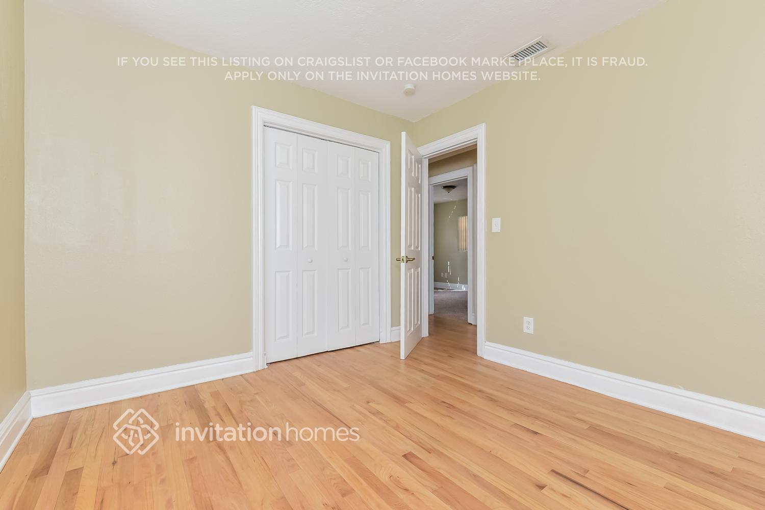 Building Photo - 3220 SW 118th Ct