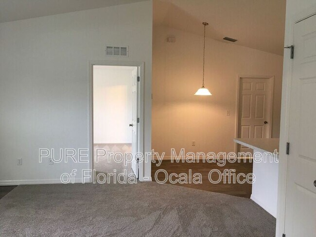 Building Photo - 2581 W Castania Dr