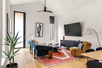 Building Photo - 705 W Annie St