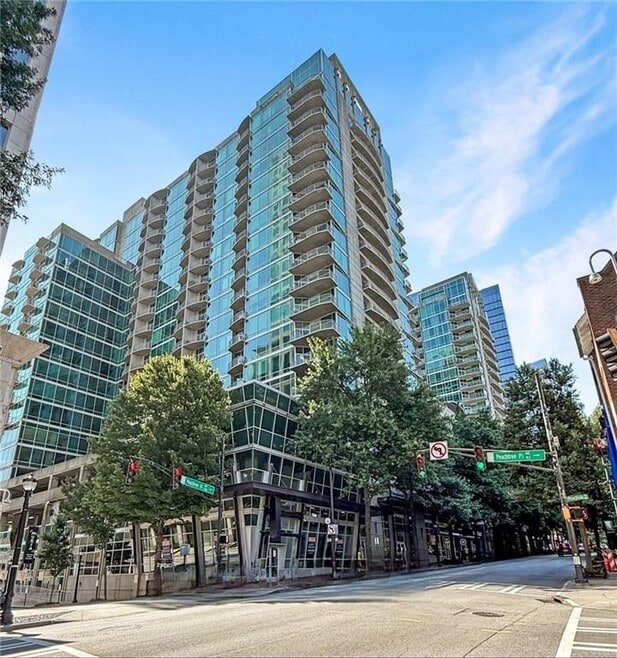 Building Photo - 923 Peachtree St NE