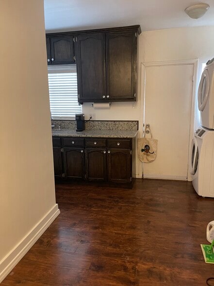 Building Photo - 3552 Sierra St