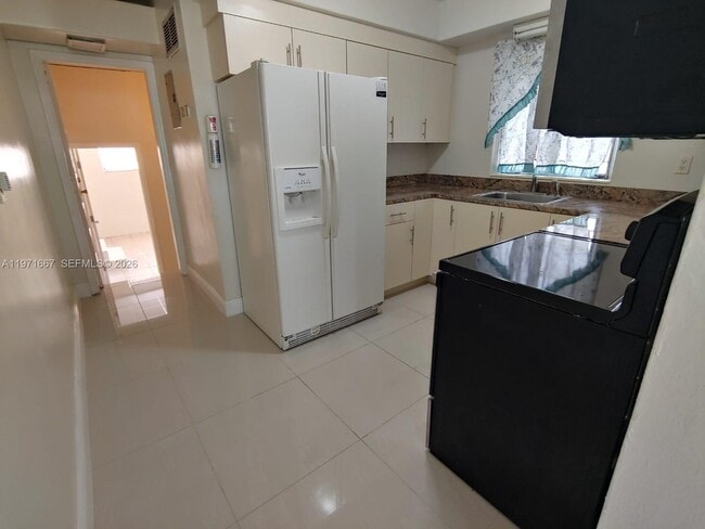 Building Photo - 1465 NE 149th St