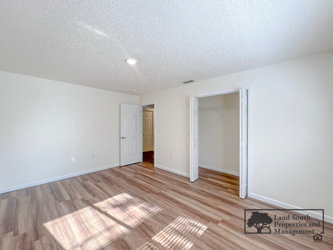 Building Photo - 124 Rosalynn Cir