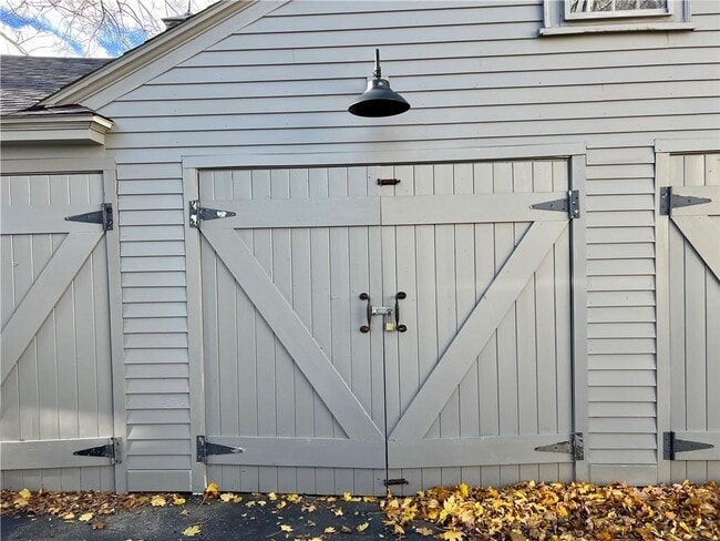 Building Photo - 4 Limerock Rd