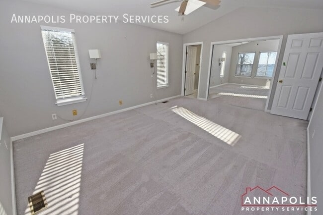 Building Photo - 1363 Washington Dr