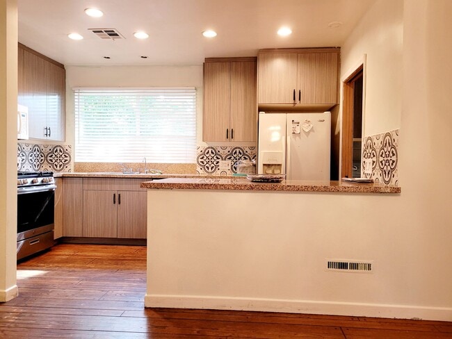 Building Photo - 14875 Novice St