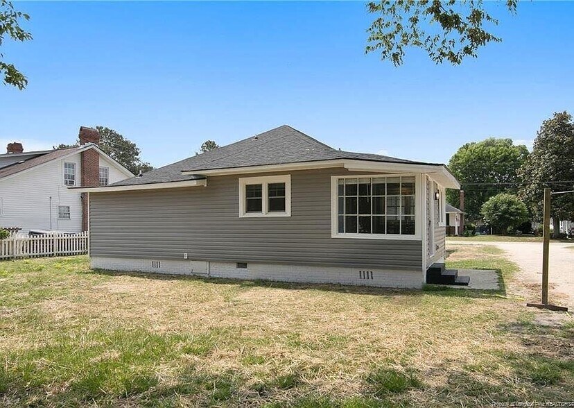 Building Photo - 308 E E St