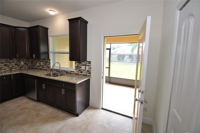 Building Photo - 17 Rainbow Ln
