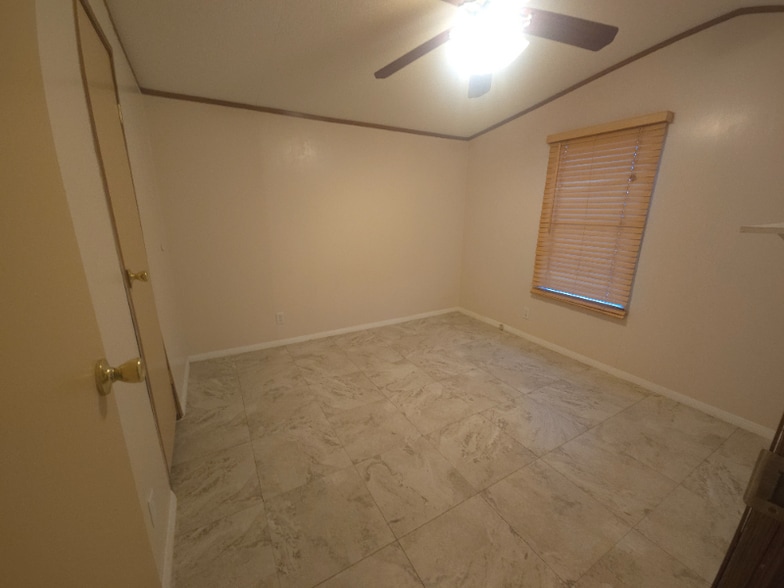 Building Photo - 7871 S Pistol Hill Rd