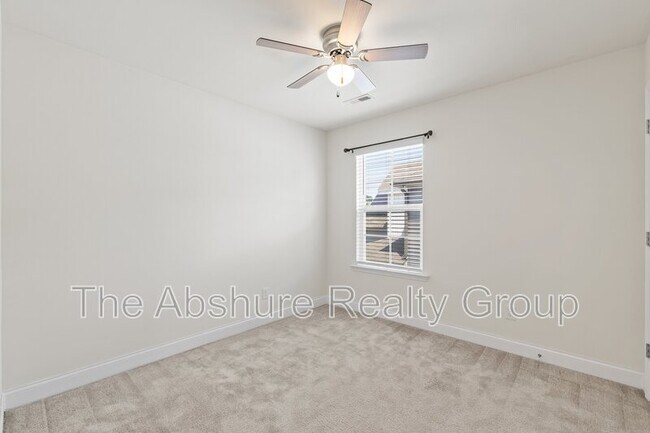Building Photo - 404 Avery Glenn Way