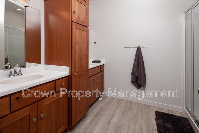 Building Photo - 206 Sawyer Ln