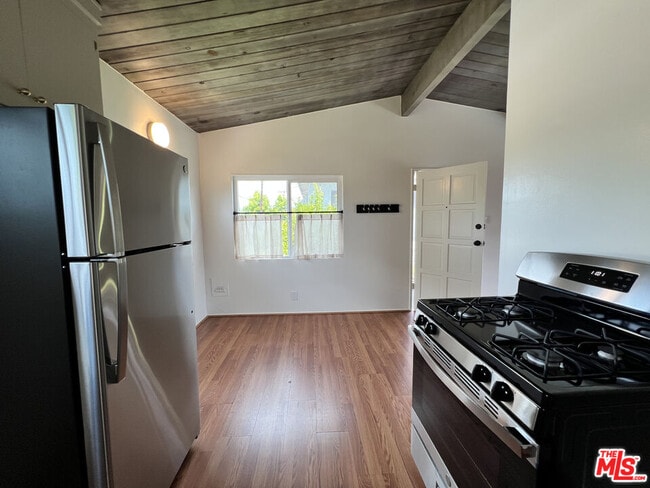 Building Photo - 2215 Orange Grove Ave