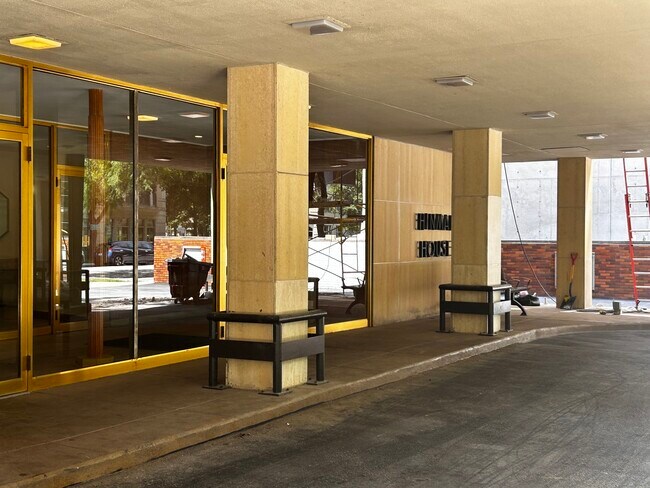 Building Photo - 1516 Hinman Ave