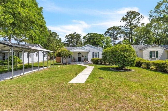 Building Photo - 404 E 66th St