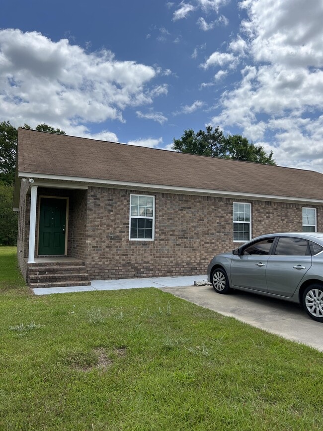 Primary Photo - 58 Wilkinson Rd