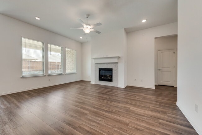 Building Photo - 3514 Honeysuckle Holw