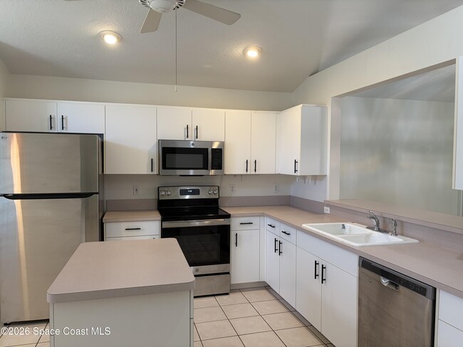 Building Photo - 2361 White Sands Ct NE