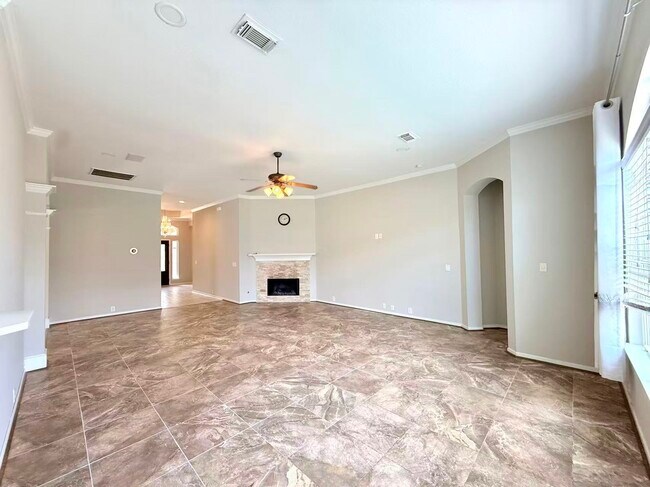 Building Photo - 9006 Sundown Dr