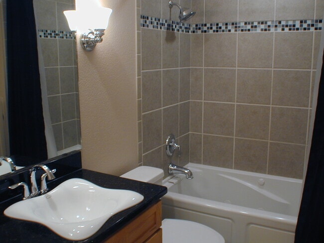 Building Photo - 314 Savannah Dr