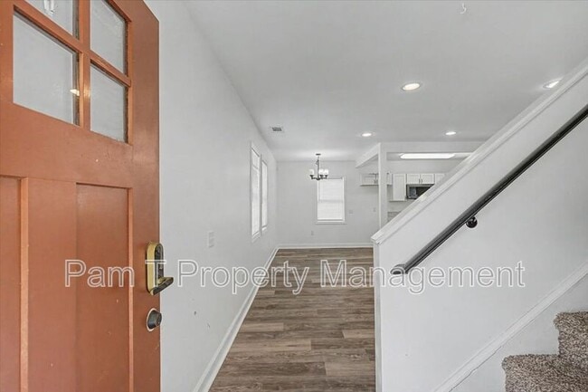 Building Photo - 1200 E 37th St
