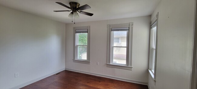 2nd Bedroom - 148 E Moler St
