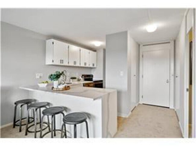 Building Photo - 15 S 1st St