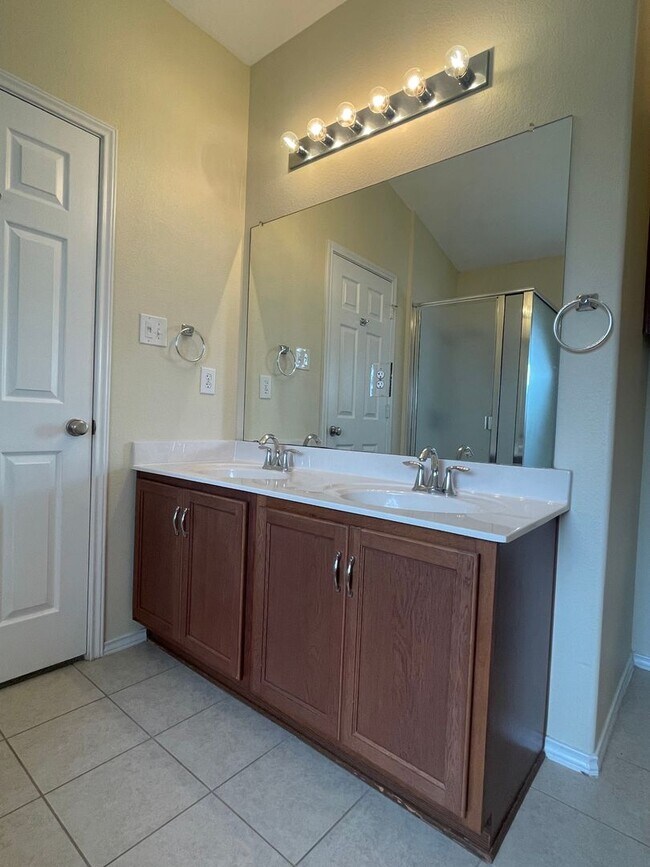Building Photo - 3 BEDROOM, BELTON ISD