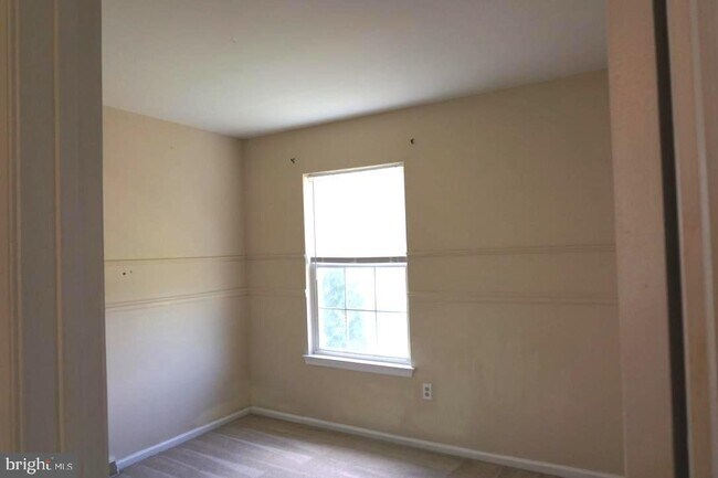 Primary Photo - 141 Thames Dr