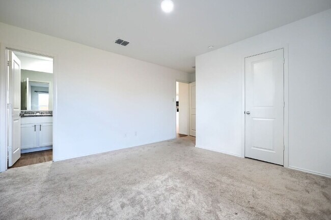 Building Photo - Well-Maintained Home in Princeton – Comfortable Living in a Growing Area