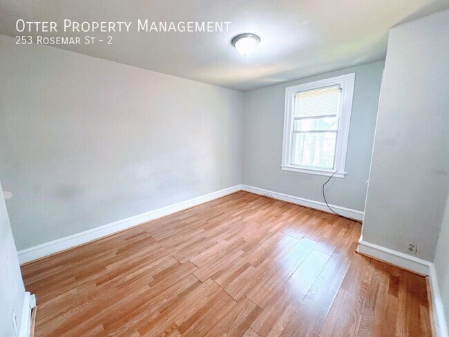 Building Photo - 253 Rosemar St